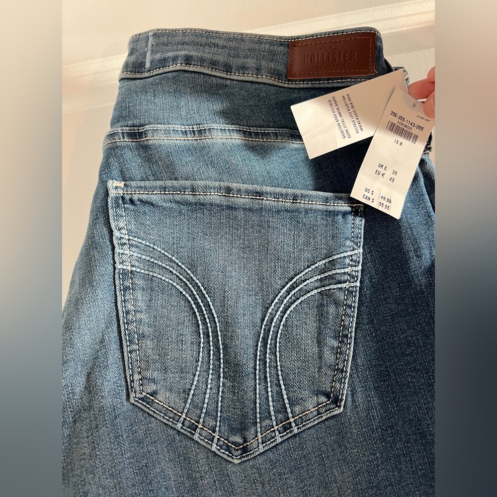 Hollister High Rise super skinny Blue Jeans
